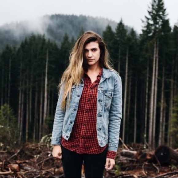 Meet your Posher, Jessica - Picture 1 of 1